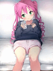 みうちゃんがラキスケを読んでるみたいです。