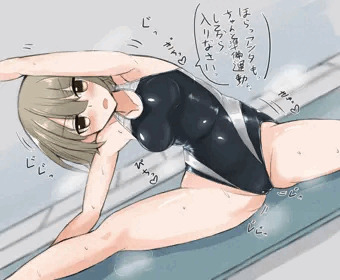 ちゃんと準備運動するよう言ってくれる競泳水着のお姉さん
