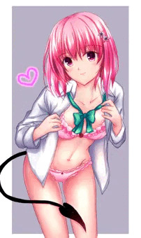 お着替え中のももちぃ