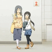 おかーさん、おしっこ行くからちょっと持っててー