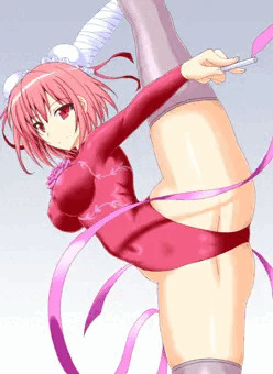 ハイレグレオタード（長袖）姿で新体操をする茨木華扇