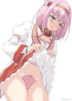 ユイ18 たくし上げで見せてくれるユイ