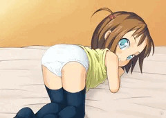 後ろからパンツをいたずら