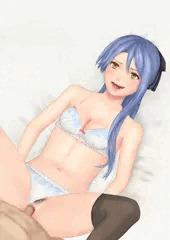サイズに御不満なラウラ