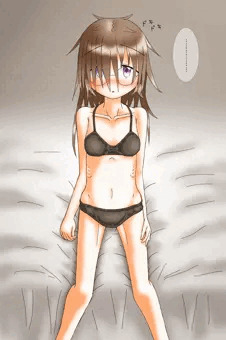 片メカクレ地味眼鏡の女子高生と