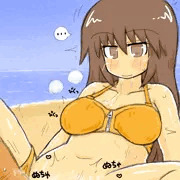 人気のない砂浜で