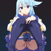 しゃがんでるアクア様