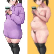 ダボダボパーカーの下にはムチぽちゃボディが...