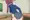 パンツを穿く仕草