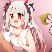 服の穴…