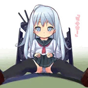 脱ぎ脱ぎ、響ちゃん。