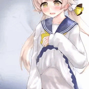 ヒフミちゃん 机の角で