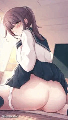 恥ずかしがりながらおしりを見せてくれてる娘
