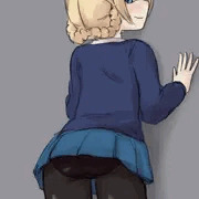 後ろに注意ですわ