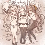 下着姿の3人