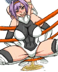 ダメージを受けて失神の果ての失禁。