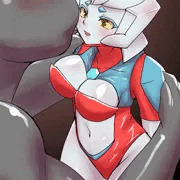 ゴドラと見つめ合い、キスをするラスティ・コメット
