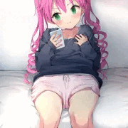 みうちゃんがラキスケを読んでるみたいです。