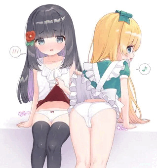 女の子がお互いのスカートめくってるシチュ