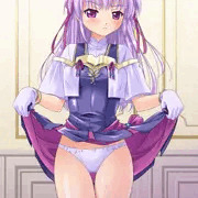 たくしあげを強要されるエステル・フリージア