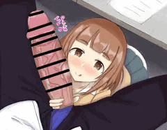 机の下の喜多見柚ちゃん