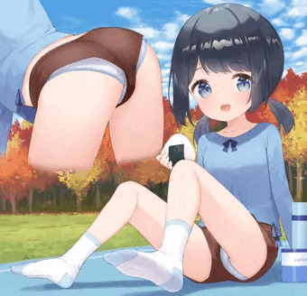 ショーパン隙間パンチラ