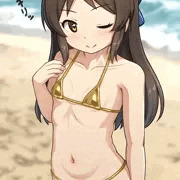 大人の水着を着こなす橘さん