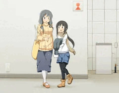 おかーさん、おしっこ行くからちょっと持っててー