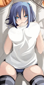 体育倉庫で…
