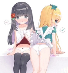 女の子がお互いのスカートめくってるシチュ