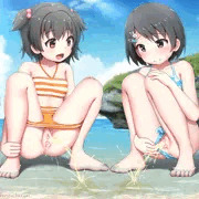 海辺でおしっこ