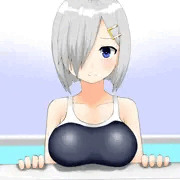 プールのふちに胸をのせて誘惑してくる浜風