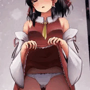 嫌な顔しながらパンツを見せてくれる霊夢さん