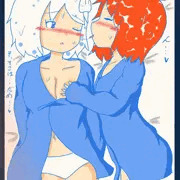 ロウちゃんの耳をクチュクチュ