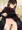 頼めばしぶしぶ見せてくれる女子
