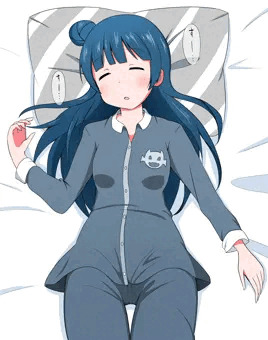 睡眠中に脱がされる善子