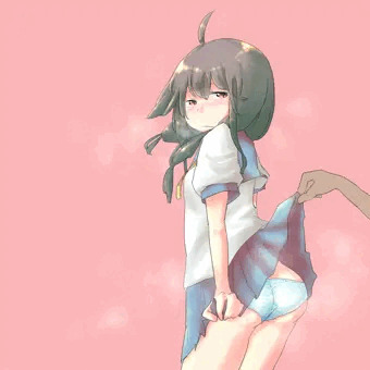 なに見てるんですか……