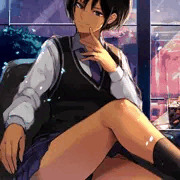 カフェであっちに座ってた女子高生が足組み替えながら挑発してくる