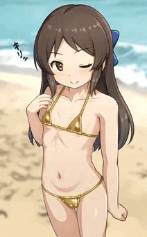 大人の水着を着こなす橘さん
