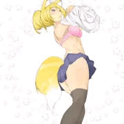 狐娘さん　お着替え中