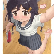 紗南さんが上履き履くのに肩を貸したい