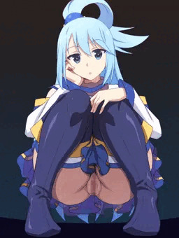 しゃがんでるアクア様