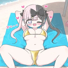 じゃじゃーん！金ビキニ！🩷