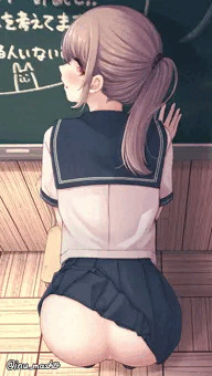 お尻出して誘ってる娘
