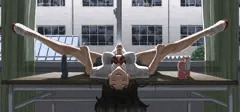 見て