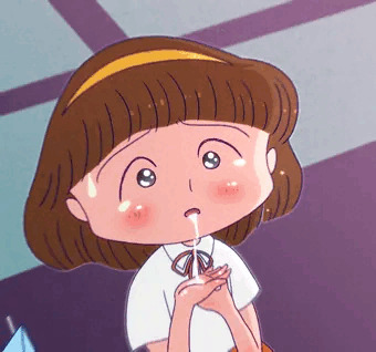 苦そうな表情の女の子