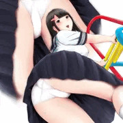 遊具で遊ぶ少女