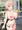 女の子がエッチな格好をしている世界の爆乳ウエイトレスちゃん