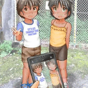 人目と暑さを避けてスマホで撮影
