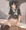 不慣れな少女